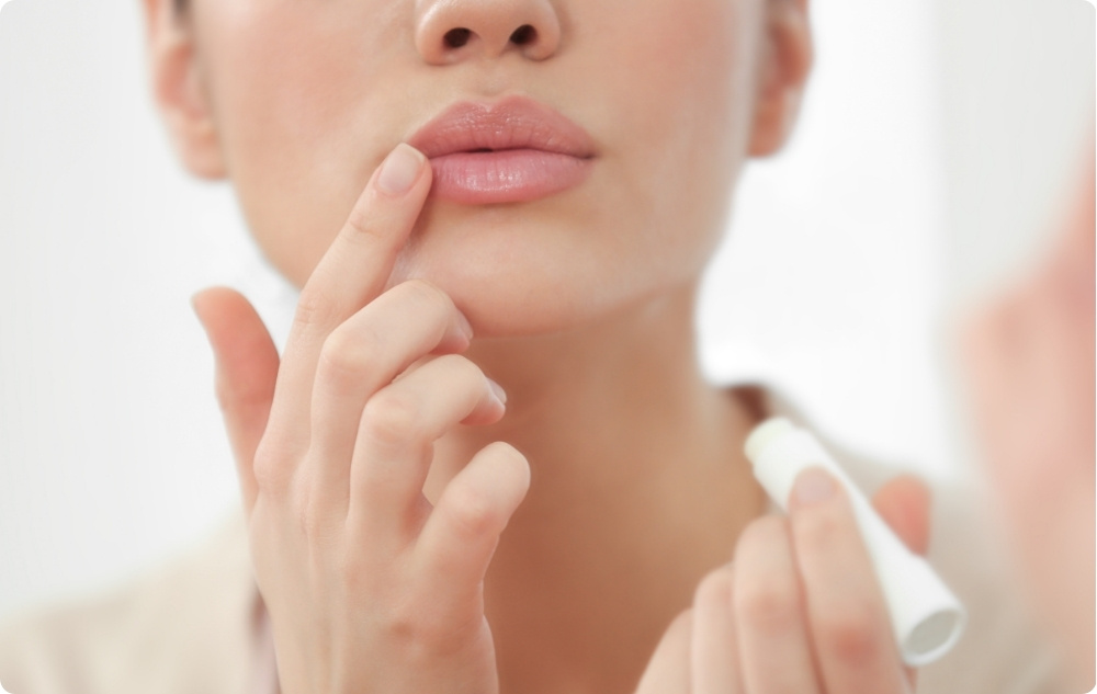 Kā eļļa herpes vai čūlu ārstēšanai uz lūpām